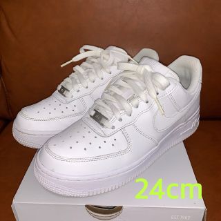 ナイキ(NIKE)の正規品　NIKE レディース　エアフォース1  白24cm(スニーカー)