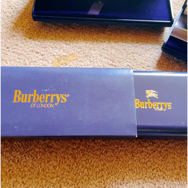BURBERRY(バーバリー)の万年筆4本　Burberry バーバリー インテリア/住まい/日用品の文房具(ペン/マーカー)の商品写真