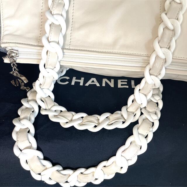 CHANEL(シャネル)の【売り切れました★美品★超レア★】シャネル　バッグ　カード有り　正規品 レディースのバッグ(ショルダーバッグ)の商品写真