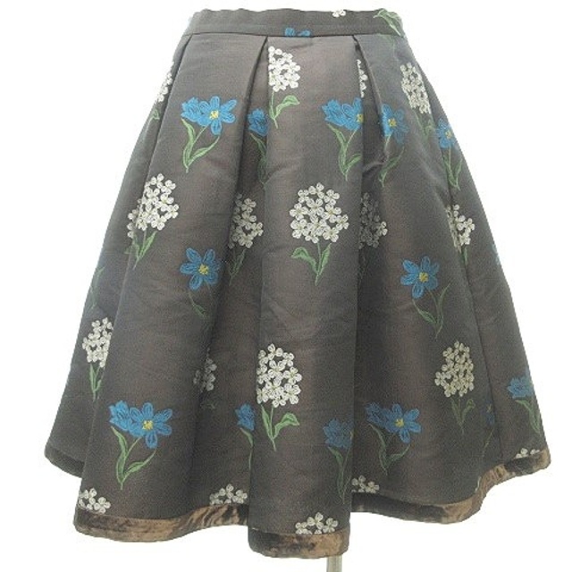 M'S GRACY(エムズグレイシー)のエムズグレイシー ひざ丈 スカート フレア 花柄 フラワー ジャガード刺繍 40 レディースのスカート(ひざ丈スカート)の商品写真