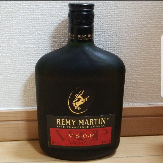 サントリー(サントリー)のかっ君さま専用　レミーマルタンV.S.O.P 500ml 食品/飲料/酒の酒(ブランデー)の商品写真