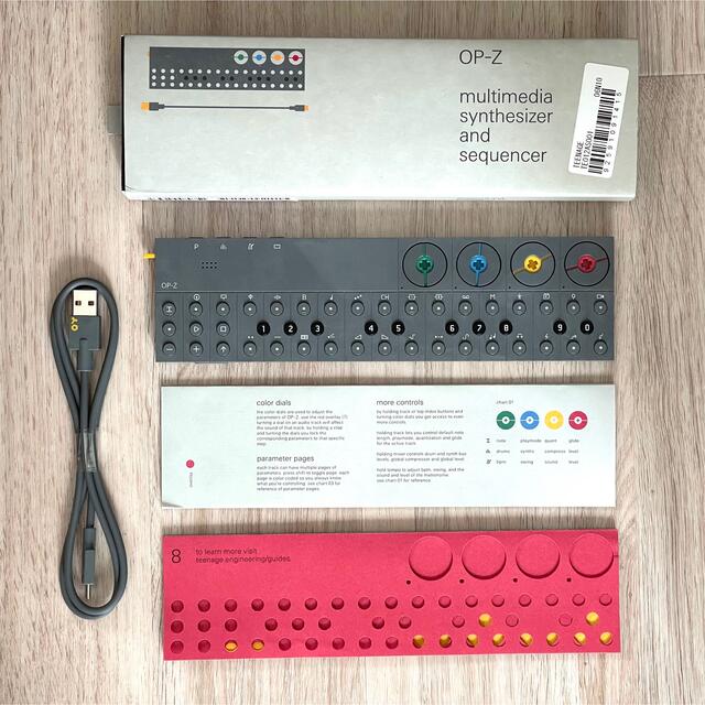 Teenage Engineering OP-Z 楽器の鍵盤楽器(キーボード/シンセサイザー)の商品写真