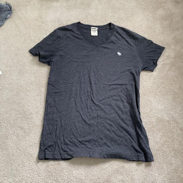 Abercrombie&Fitch(アバクロンビーアンドフィッチ)のアバクロ　abercrombie&fitch Tシャツ　紺　黒 メンズのトップス(Tシャツ/カットソー(半袖/袖なし))の商品写真
