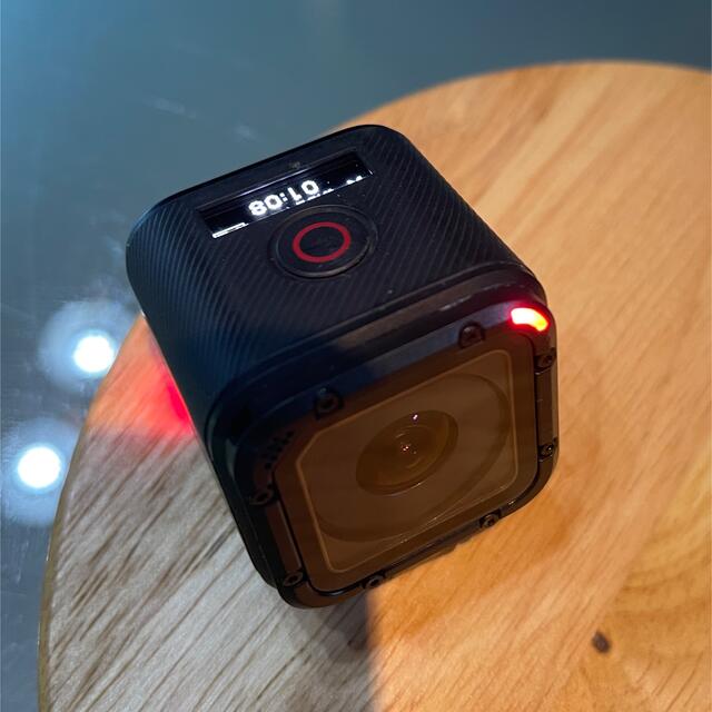 GoPro(ゴープロ)のM様専用　小型で今でも人気！GoPro「HERO4 Session」 スマホ/家電/カメラのカメラ(ビデオカメラ)の商品写真
