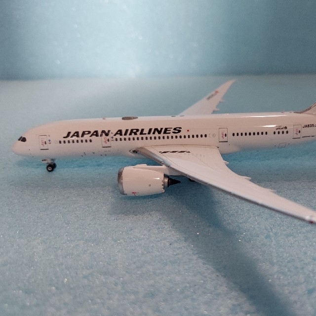 JAL B787-8 金の鶴丸 JA835J PHOENIX 1:400 テーブルゲーム/ホビー JAL B787-8 金の鶴丸 JA835J PHOENIX 1:400 テーブルゲーム/ホビー