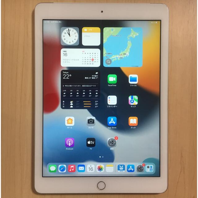 iPad(アイパッド)の未使用に近い iPad 5 SIMフリー 32GB iPad5 iPad第5世代 スマホ/家電/カメラのPC/タブレット(タブレット)の商品写真