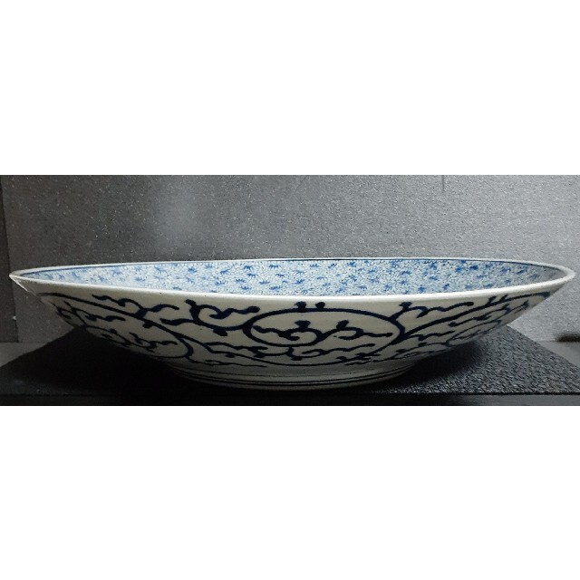 江戸時代後期 古伊万里 染付 手描き みじん唐草文様 40.7cm 大皿 江戸時代後期 古伊万里 染付 手描き みじん唐草文様 40.7cm 大皿
