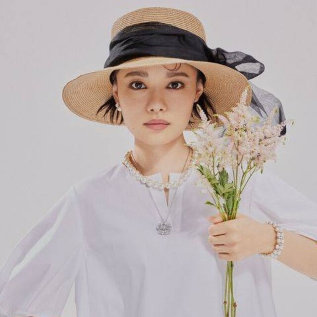 FOXEY(フォクシー)のFOXEY❤️【Hat Torte】👒ホワイト  杉咲花さん着 ストローハット レディースの帽子(麦わら帽子/ストローハット)の商品写真