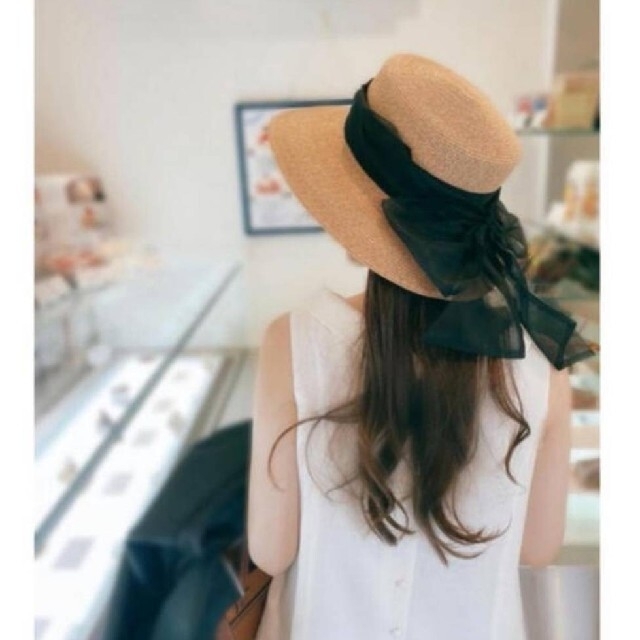 FOXEY(フォクシー)のFOXEY❤️【Hat Torte】👒ホワイト  杉咲花さん着 ストローハット レディースの帽子(麦わら帽子/ストローハット)の商品写真