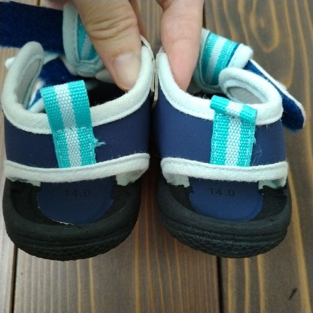 サンダル キッズ/ベビー/マタニティのベビー靴/シューズ(~14cm)(サンダル)の商品写真