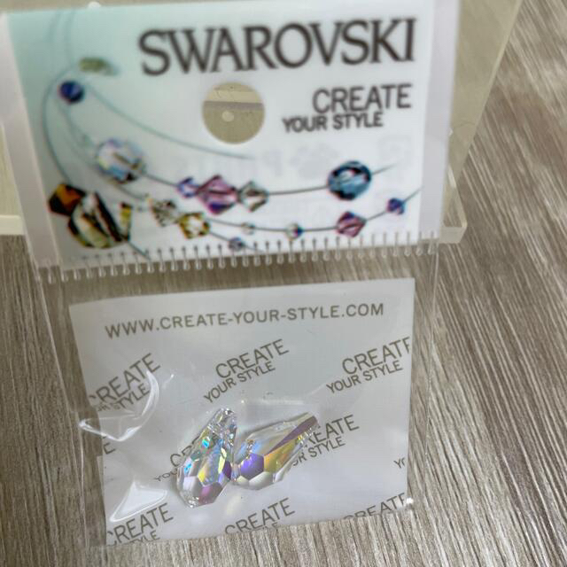 SWAROVSKI(スワロフスキー)のスワロフスキー　イヤリングパーツ ハンドメイドの素材/材料(各種パーツ)の商品写真