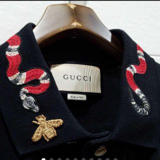 グッチ(Gucci)の【入手困難】グッチ、GUCCI ビー 刺繍 ポロシャツ ブラック(ポロシャツ)