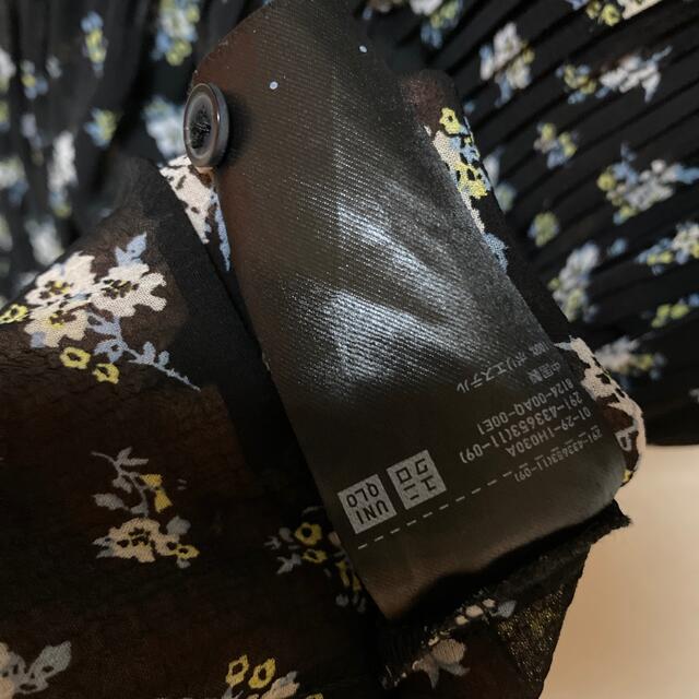 UNIQLO(ユニクロ)の花柄　ワンピース　カーディガン レディースのトップス(シャツ/ブラウス(長袖/七分))の商品写真