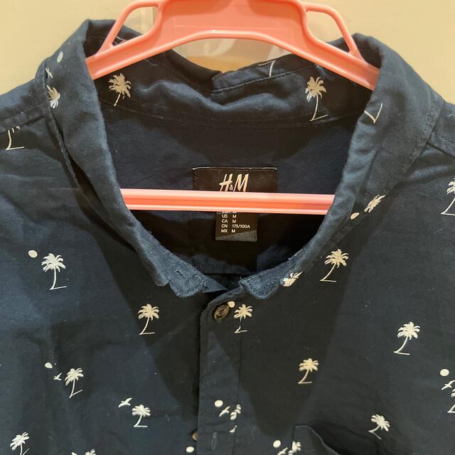H&M(エイチアンドエム)のH&M 半袖柄シャツ　Mサイズ メンズのトップス(シャツ)の商品写真