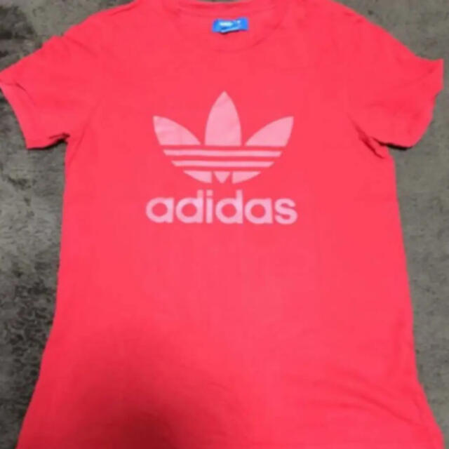 adidas(アディダス)のadidas originals♡Tシャツ xsサイズ　レッド レディースのトップス(Tシャツ(半袖/袖なし))の商品写真
