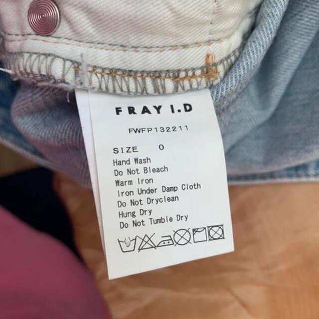 FRAY I.D(フレイアイディー)のFRAYI.D デニム レディースのパンツ(デニム/ジーンズ)の商品写真