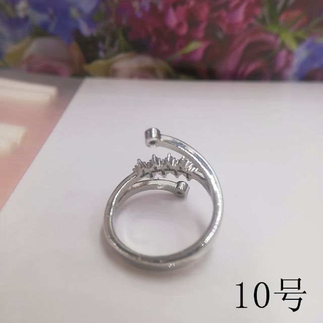 tt10079閉店セール10号リング少し傷有りジルコニアリングデザインリング レディースのアクセサリー(リング(指輪))の商品写真