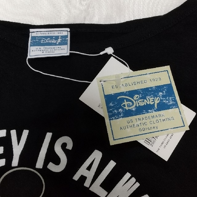 Disney(ディズニー)の新品未使用   ラグラン袖ミッキーTシャツ  M レディースのトップス(Tシャツ(長袖/七分))の商品写真