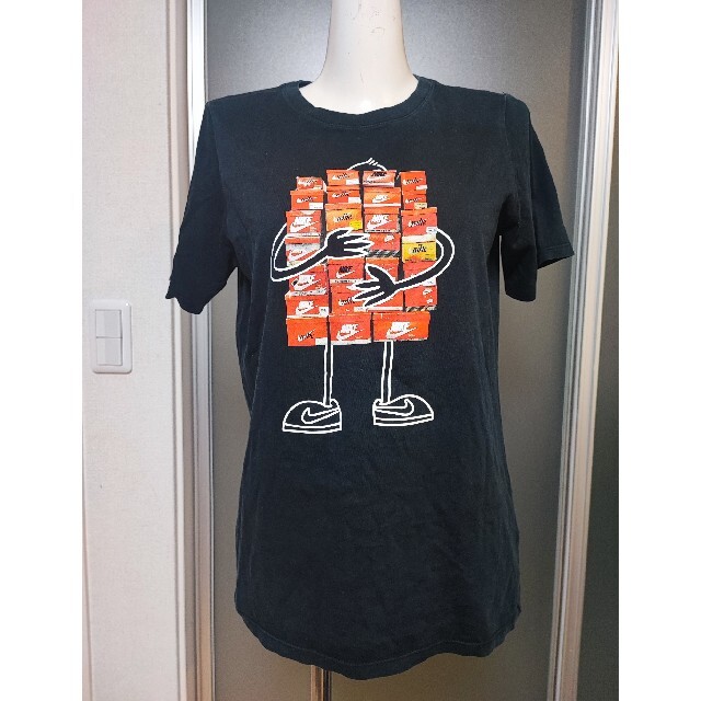 NIKE(ナイキ)のNIKE シューズボックス Tシャツ Ｌサイズ キッズ/ベビー/マタニティのキッズ服男の子用(90cm~)(Tシャツ/カットソー)の商品写真