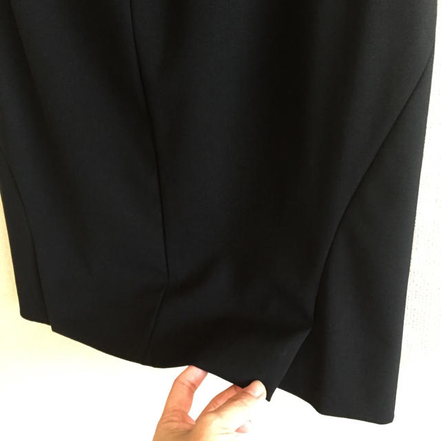 theory(セオリー)のセオリー♡シンプルな黒色の膝丈スカート レディースのスカート(ひざ丈スカート)の商品写真
