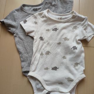 エイチアンドエム(H&M)のＨ＆M　baby♡肌着ロンパース2枚セット　65🐘(ロンパース)