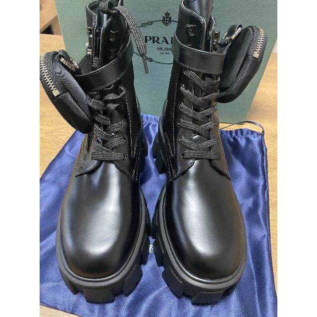 新作2023 PRADA レザーxナイロン コンバットブーツの通販 by ちはる's shop｜プラダならラクマ - 新品 PRADA