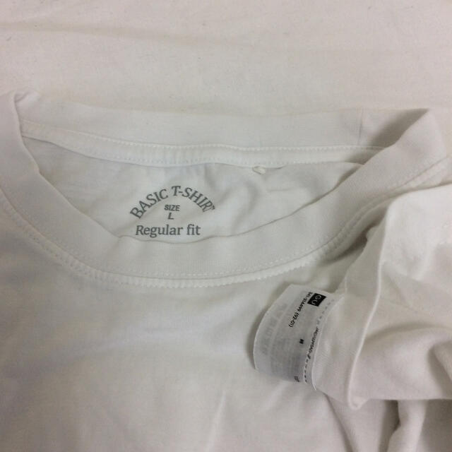 GU(ジーユー)のメンズTシャツ ホワイトLサイズGU メンズのトップス(Tシャツ/カットソー(半袖/袖なし))の商品写真