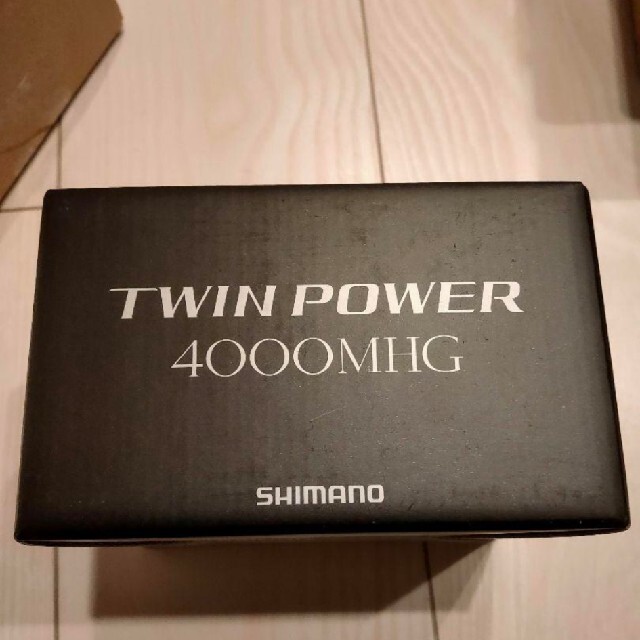 【新品未開封品】シマノ スピニングリール 20 ツインパワー4000MHG