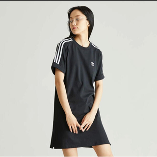 アディダス(adidas)の新品アディダスadidasシャツワンピース(Tシャツ(半袖/袖なし))