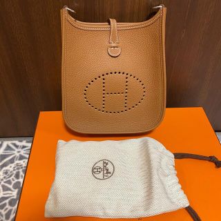 エルメス(Hermes)の【新品未使用】激レア　エルメス　エヴリンTPM ゴールドand バッグチャーム　(ショルダーバッグ)