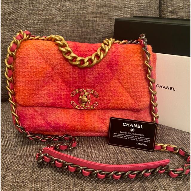 レディース✨専用です✨正規品　極美品　CHANEL シャネル19 ショルダーバッグ