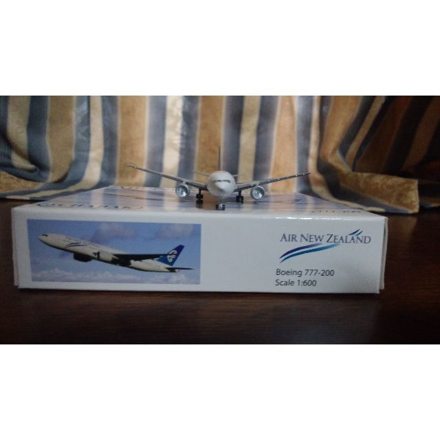 schabak1/600ニュージーランド航空B777-200 エンタメ/ホビーのおもちゃ/ぬいぐるみ(模型/プラモデル)の商品写真