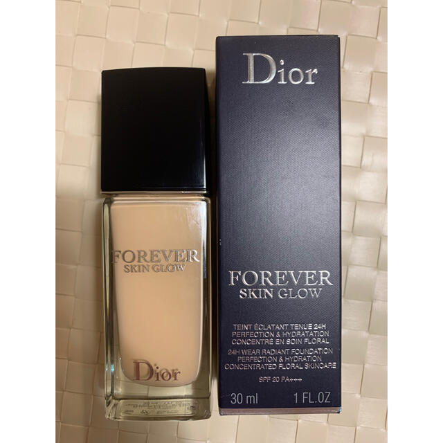 Dior(ディオール)のディオールスキン フォーエヴァー フルイド グロウ 1N コスメ/美容のベースメイク/化粧品(ファンデーション)の商品写真