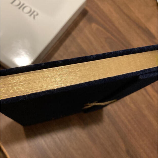 Dior(ディオール)のDIOR 2021 限定 クリスマス ノベルティ ノート エンタメ/ホビーのコレクション(ノベルティグッズ)の商品写真