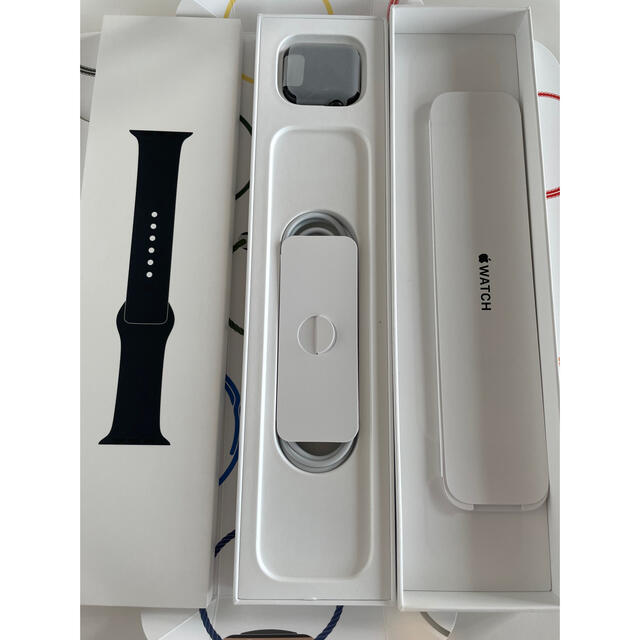 Apple Watch SE 本体 (GPSモデル) 40mm スペースグレイ-