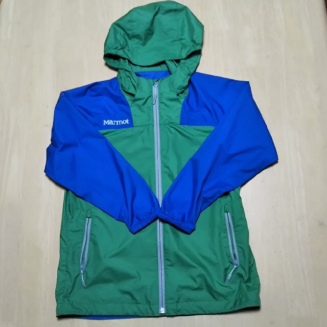 MARMOT(マーモット)の薄手のジャンパー 緑、青  140センチ キッズ/ベビー/マタニティのキッズ服男の子用(90cm~)(ジャケット/上着)の商品写真