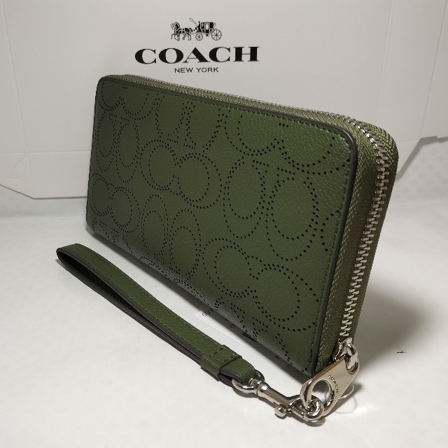 COACH(コーチ)の【人気商品】コーチ　ラウンド　シグネチャー　長財布 レディースのファッション小物(財布)の商品写真