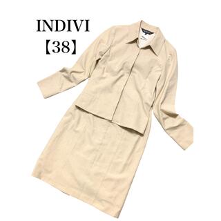 インディヴィ(INDIVI)の【美品】INDIVI スカート　セットアップ　ベージュ　ラメ(スーツ)