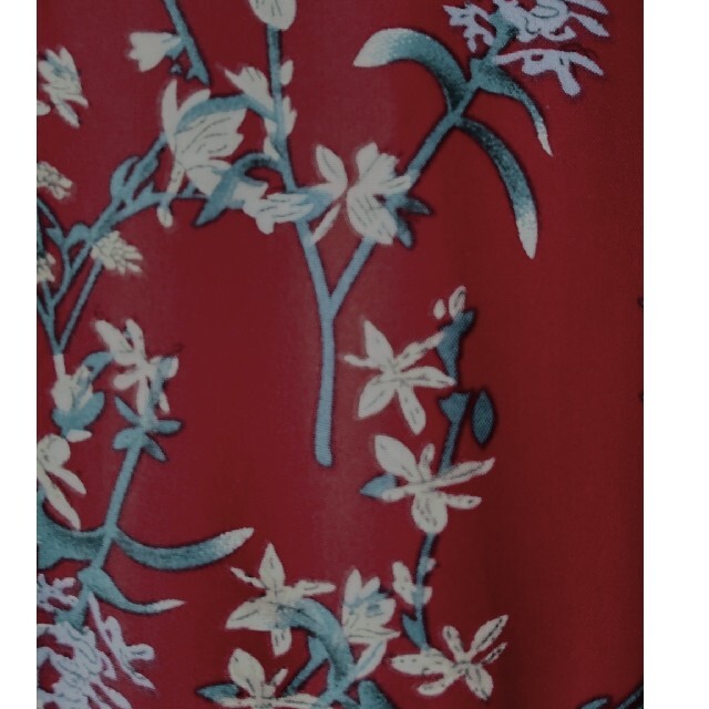 花柄ワンピース　えんじ色 レディースのワンピース(ロングワンピース/マキシワンピース)の商品写真