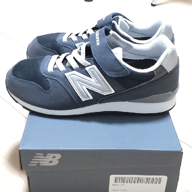 New Balance(ニューバランス)の美品New Balanceニューバランス 996 サイズ22cm キッズ/ベビー/マタニティのキッズ靴/シューズ(15cm~)(スニーカー)の商品写真