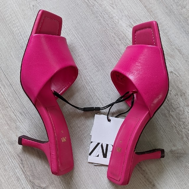 ZARA - 【完売品】ZARA レザーヒールサンダル ミュール 36サイズ ピンクの通販 by dress_me_up's shop｜ザラならラクマ