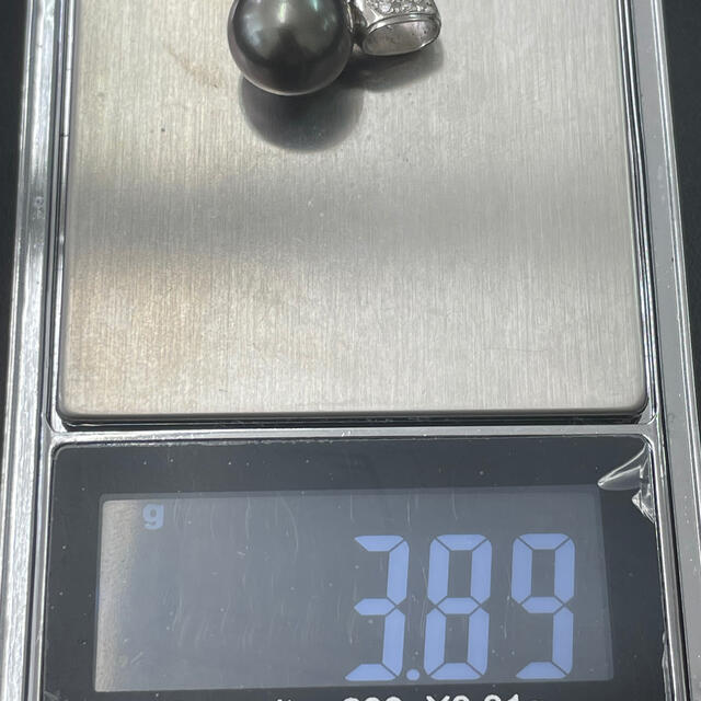 1.1cm パール ブラックパール プラチナ メレダイヤ 1.1玉 黒真珠  レディースのアクセサリー(ネックレス)の商品写真