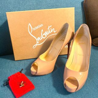 クリスチャンルブタン(Christian Louboutin)のクリスチャンルブタン パテント オープントゥ パンプス ベージュ(ハイヒール/パンプス)