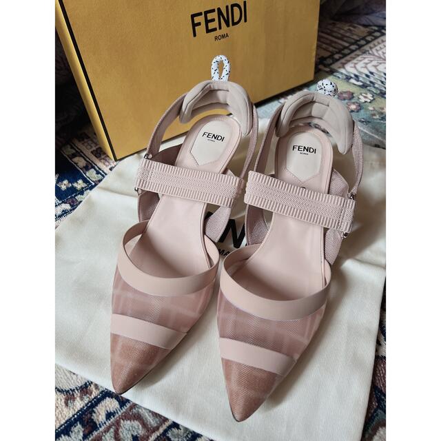 FENDI(フェンディ)の最終値下げ！FENDI コリブリ　人気完売カラー♡ レディースの靴/シューズ(ハイヒール/パンプス)の商品写真