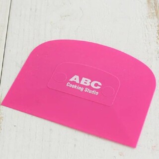 ABCクッキング　スケッパー　ピンク(調理道具/製菓道具)