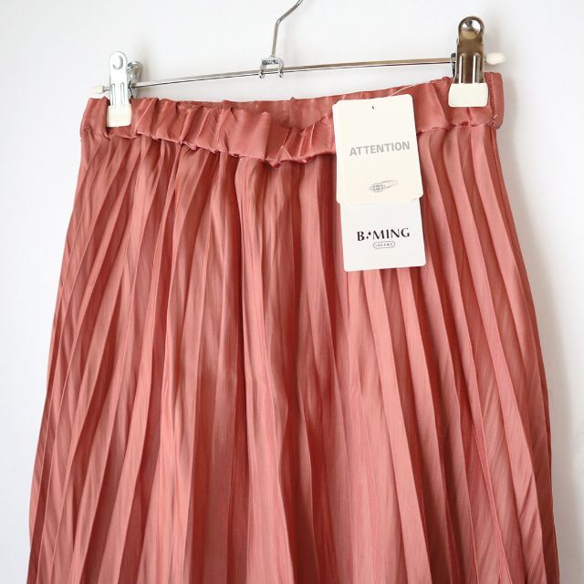 Demi-Luxe BEAMS(デミルクスビームス)の未使用 タグ付き B:MING by BEAMS シャイニープリーツスカート レディースのスカート(ロングスカート)の商品写真