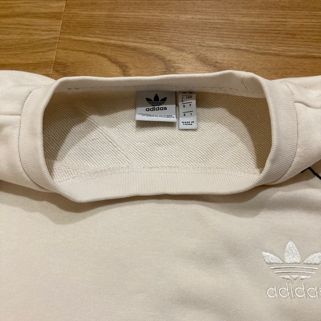 adidas(アディダス)のアディダス　トレーナー レディースのトップス(トレーナー/スウェット)の商品写真