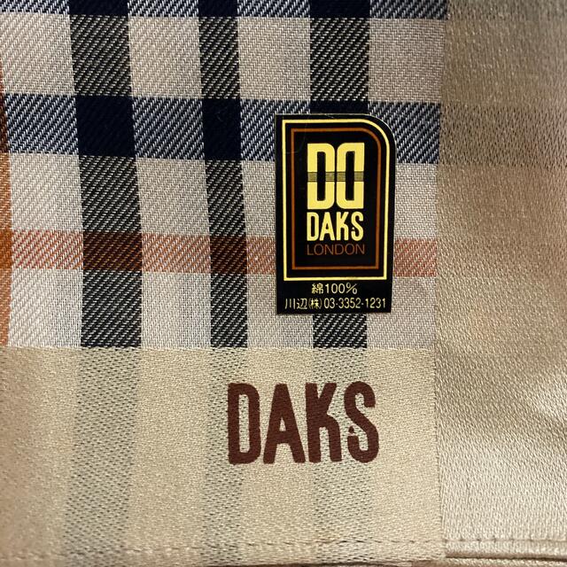 DAKS(ダックス)のDAKS ダックス　ハンカチ　未使用品　ゴールド　#1906 レディースのファッション小物(ハンカチ)の商品写真