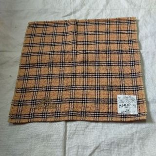 バーバリー(BURBERRY)のバーバリータオルハンカチ　チェック×レッド　新品(ハンカチ)