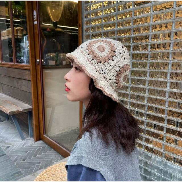 (新品未使用)クロシェハット グラニースクエア かぎ編み 花柄 ハンドメイドのファッション小物(帽子)の商品写真